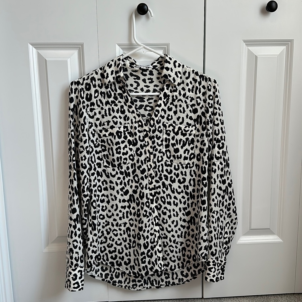 Express button down